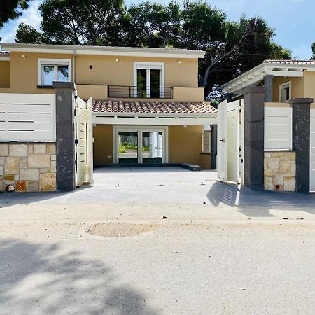 ポルト・ピノNuova Residenza Dei 7 Pini A Pochi Passi Dal Mareアパートメント エクステリア 写真