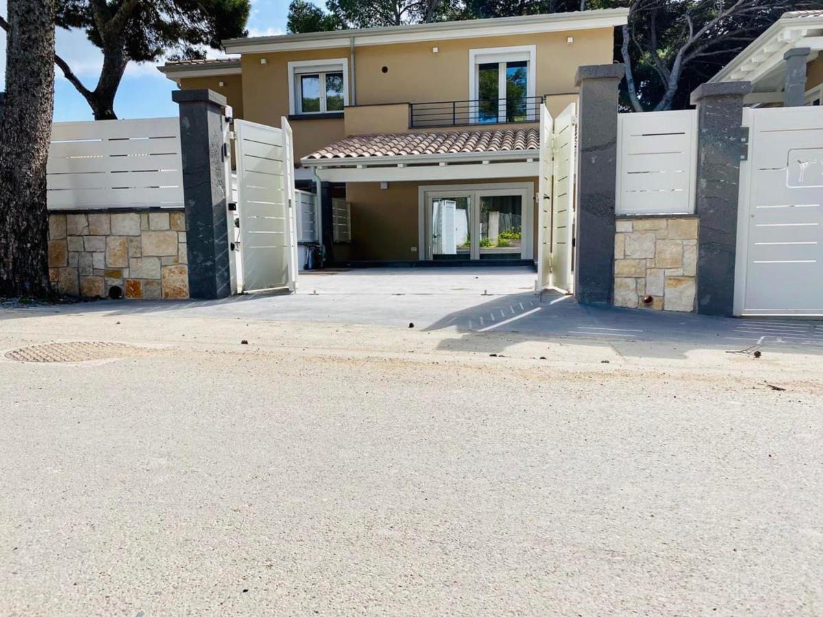 ポルト・ピノNuova Residenza Dei 7 Pini A Pochi Passi Dal Mareアパートメント エクステリア 写真