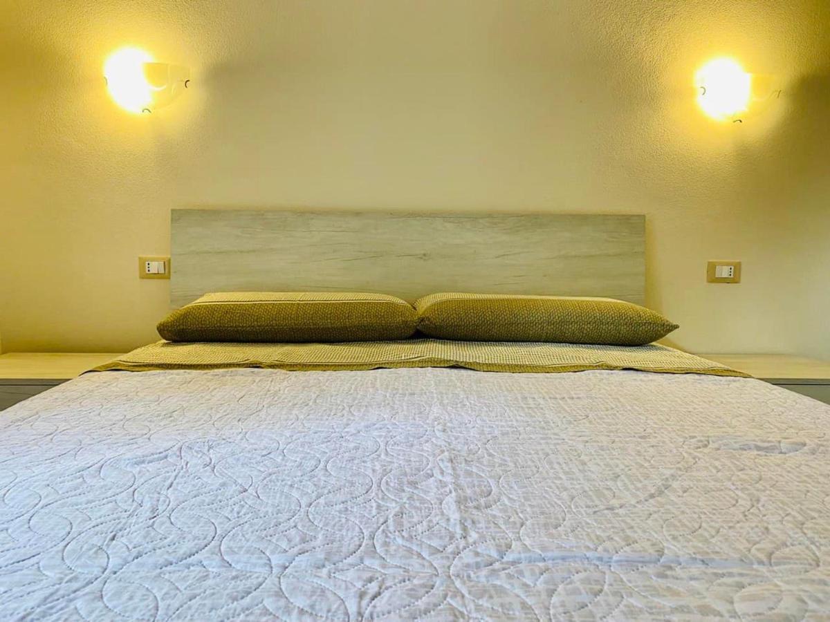 ポルト・ピノNuova Residenza Dei 7 Pini A Pochi Passi Dal Mareアパートメント エクステリア 写真