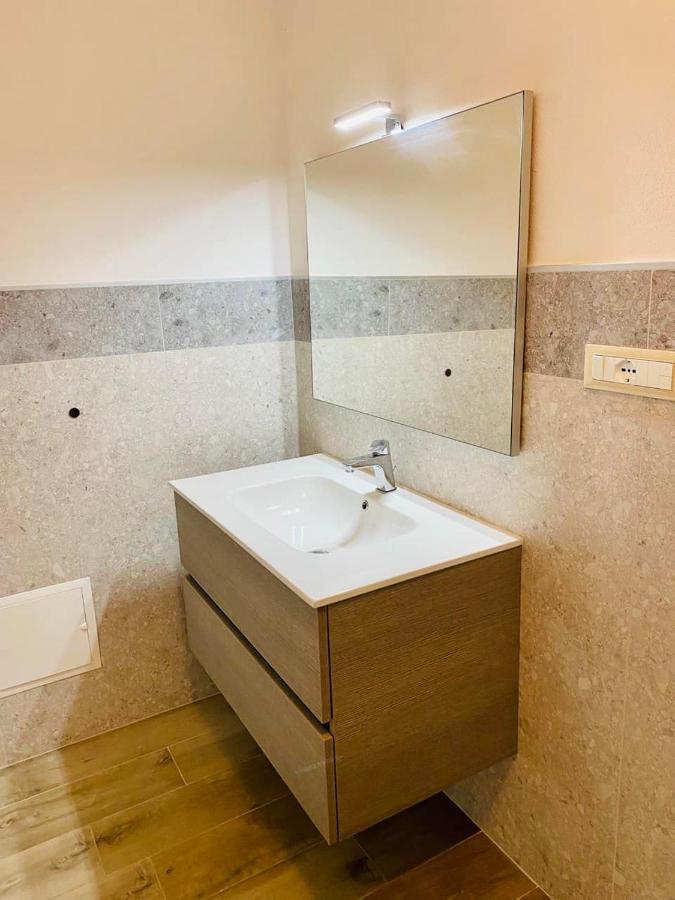 ポルト・ピノNuova Residenza Dei 7 Pini A Pochi Passi Dal Mareアパートメント エクステリア 写真