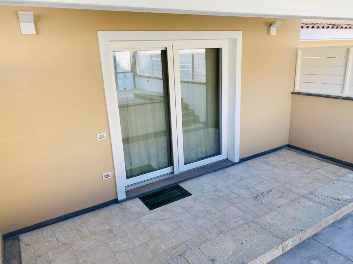 ポルト・ピノNuova Residenza Dei 7 Pini A Pochi Passi Dal Mareアパートメント エクステリア 写真