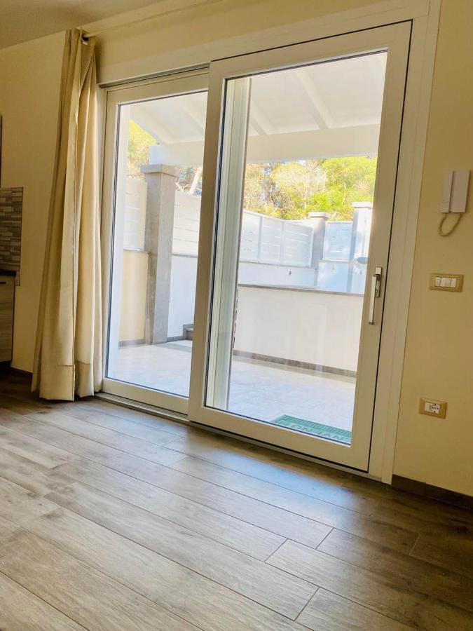 ポルト・ピノNuova Residenza Dei 7 Pini A Pochi Passi Dal Mareアパートメント エクステリア 写真