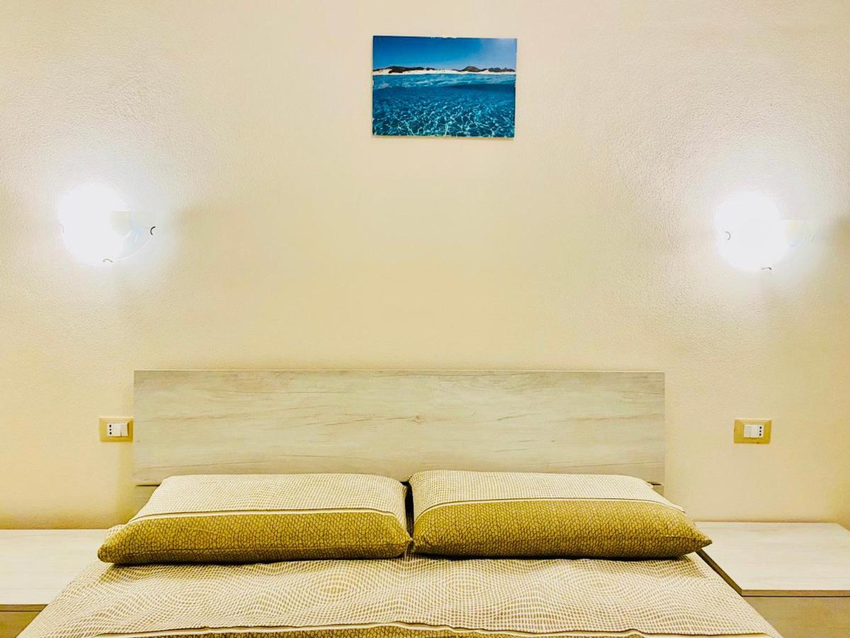 ポルト・ピノNuova Residenza Dei 7 Pini A Pochi Passi Dal Mareアパートメント エクステリア 写真