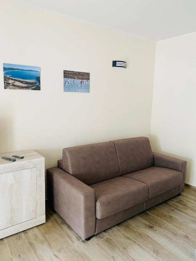 ポルト・ピノNuova Residenza Dei 7 Pini A Pochi Passi Dal Mareアパートメント エクステリア 写真