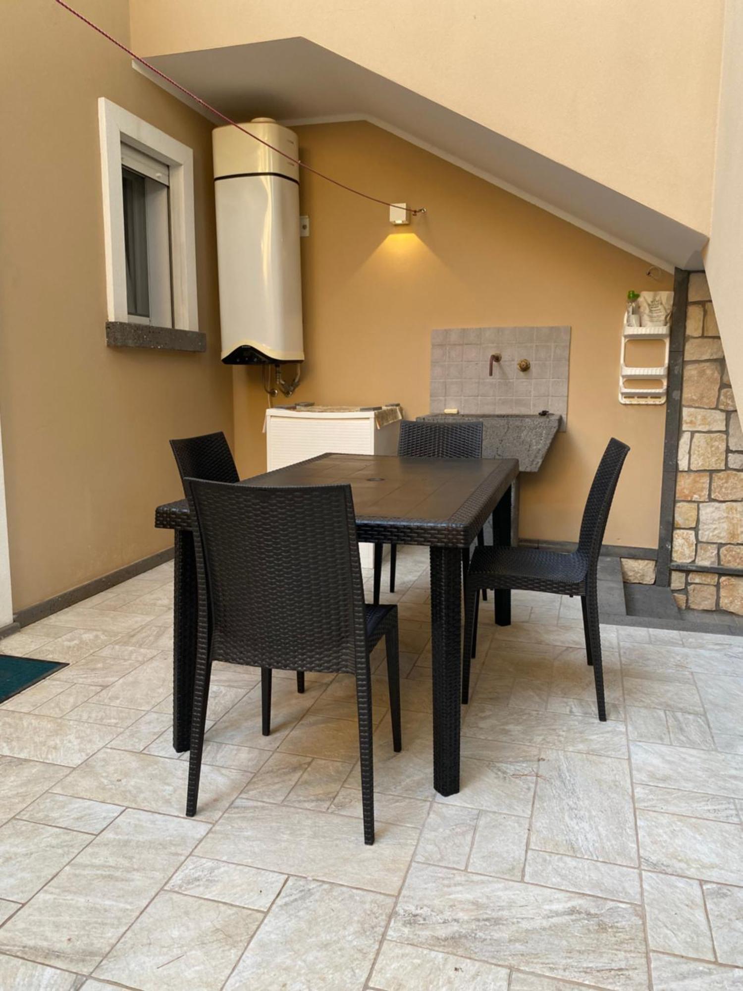 ポルト・ピノNuova Residenza Dei 7 Pini A Pochi Passi Dal Mareアパートメント エクステリア 写真