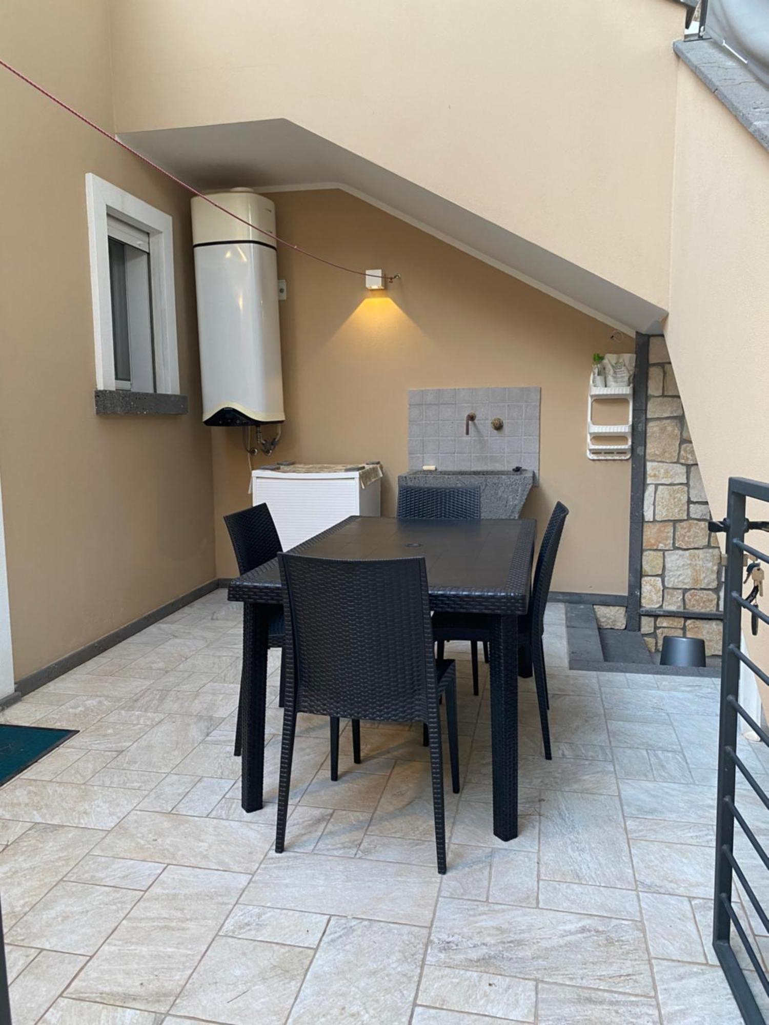 ポルト・ピノNuova Residenza Dei 7 Pini A Pochi Passi Dal Mareアパートメント エクステリア 写真