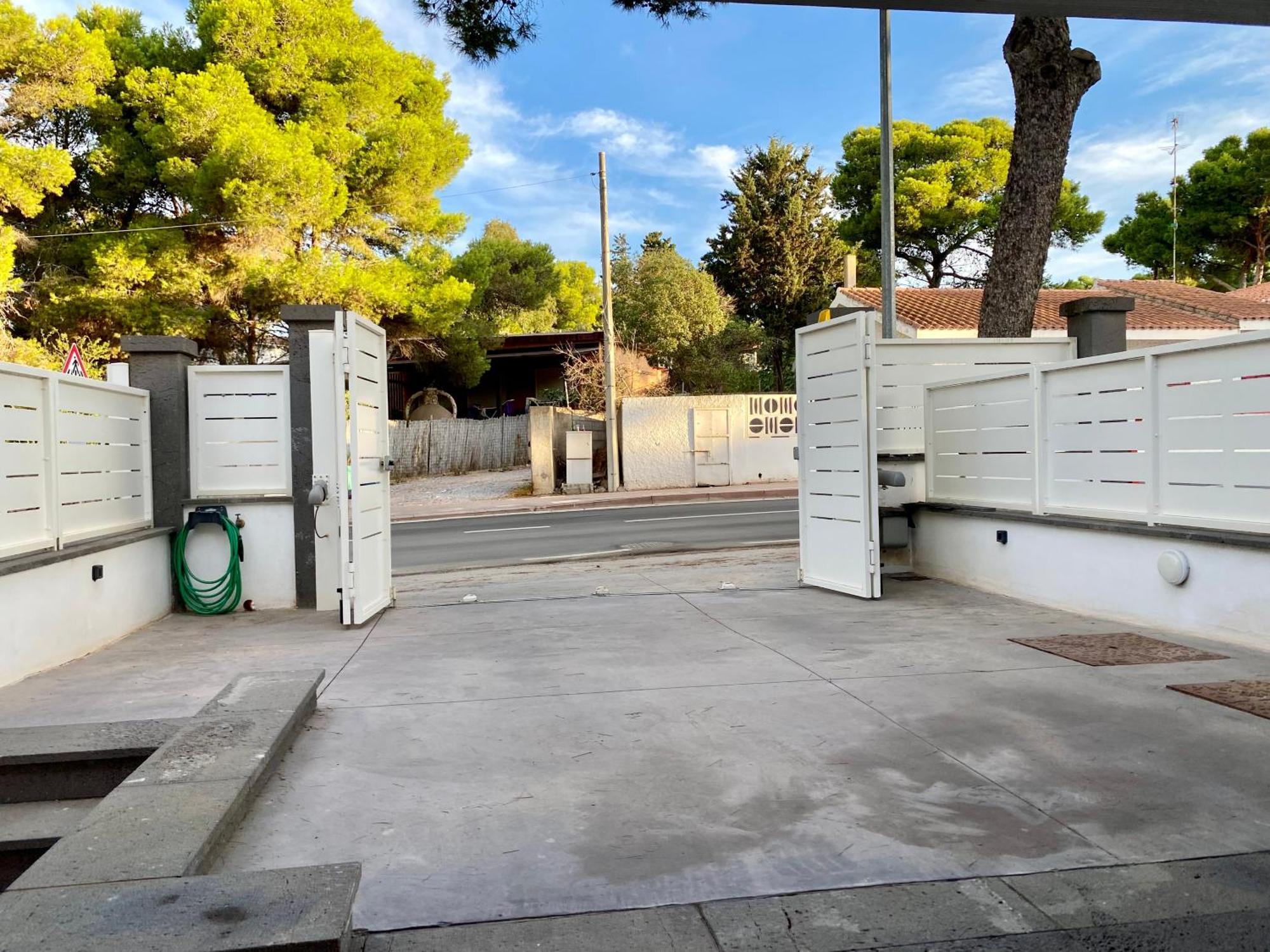ポルト・ピノNuova Residenza Dei 7 Pini A Pochi Passi Dal Mareアパートメント エクステリア 写真